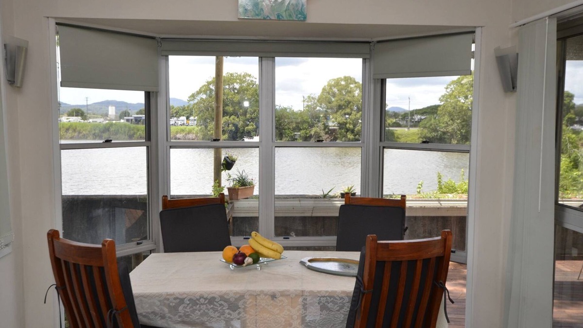 Murwillumbah Riverfront Home Gallery - Pet Friendly - walk to town