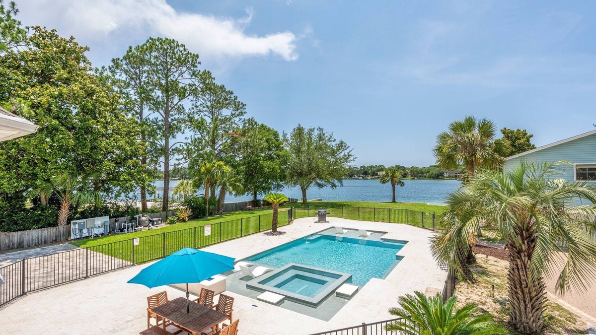 Must See Private Beach-Heated Pool Spa-Weddings-Water Front-Boat Slips-Sleeps 44