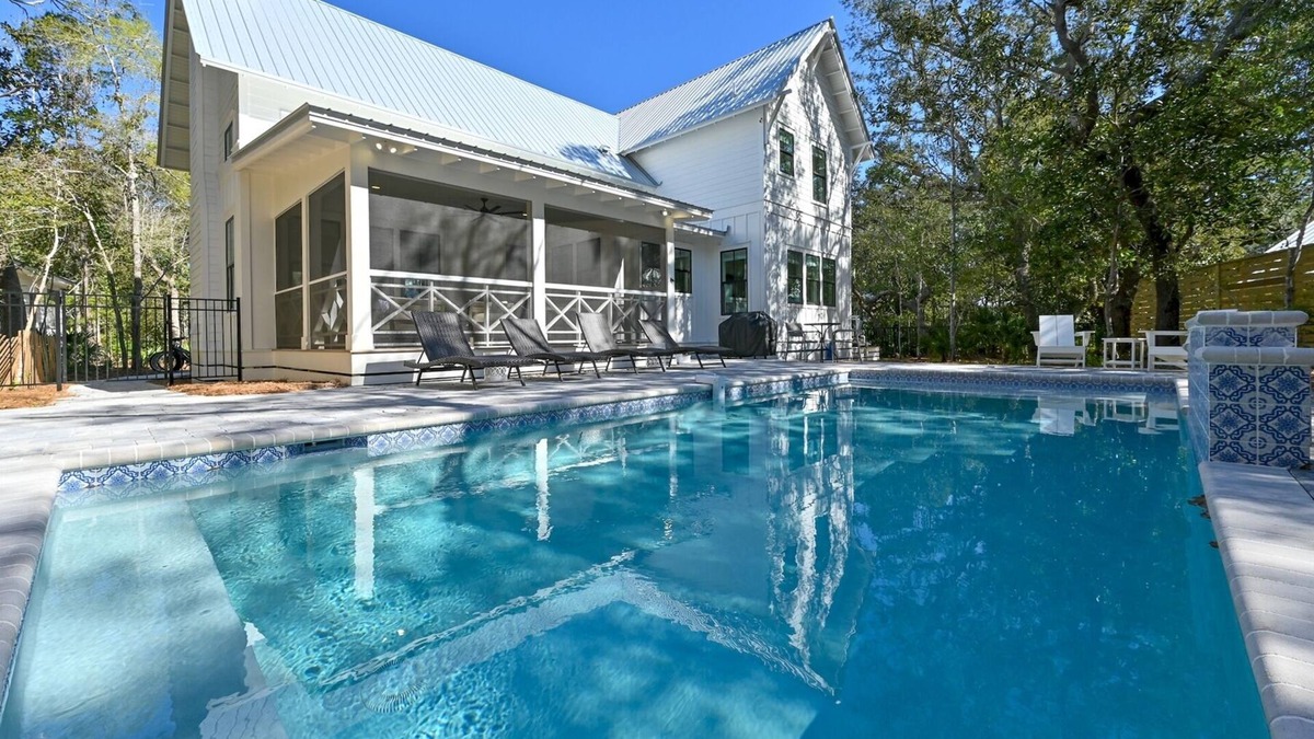 NEW -Steps from Seaside - Private Pool, 4 Bikes, Golf Cart/Option-Seagrove`s Pearl