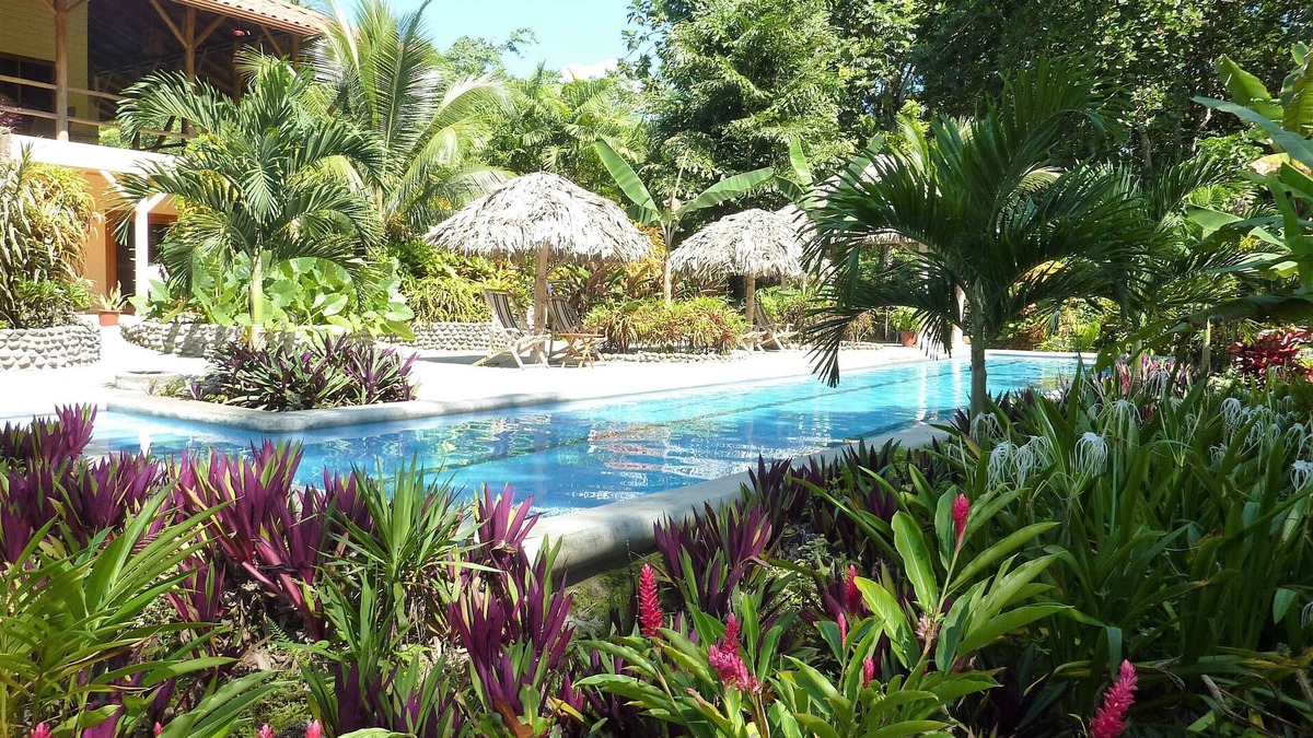 Oceanfront La Playa Casita at Bluff Beach Retreat in Bocas del Toro