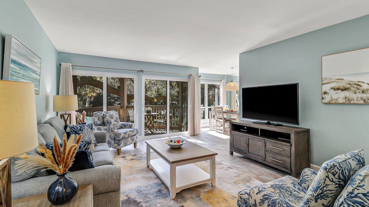 Quiet villa w/lagoon views, steps away from the pool, tennis & Harbour Town!