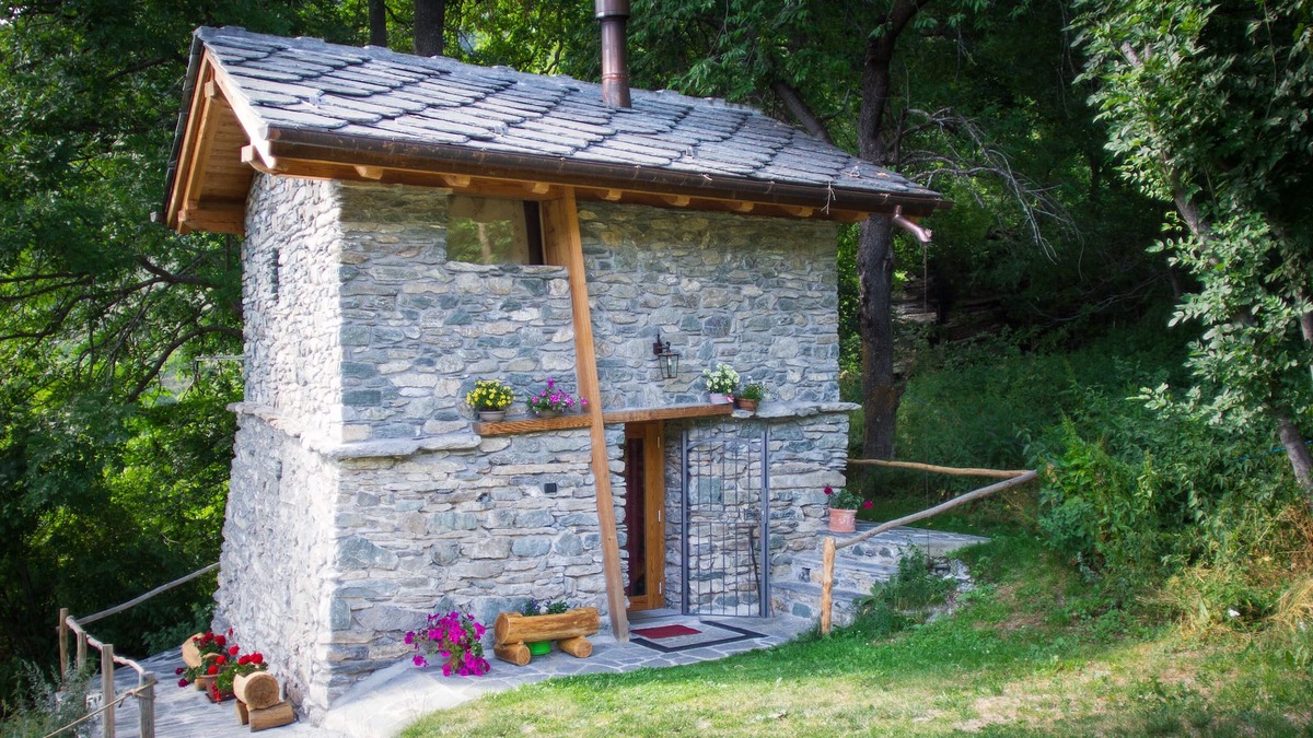 Romantic little house. Spring HARMONIES, May Discounts