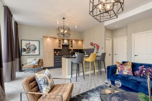 Royal Mile Apartments by Joivy