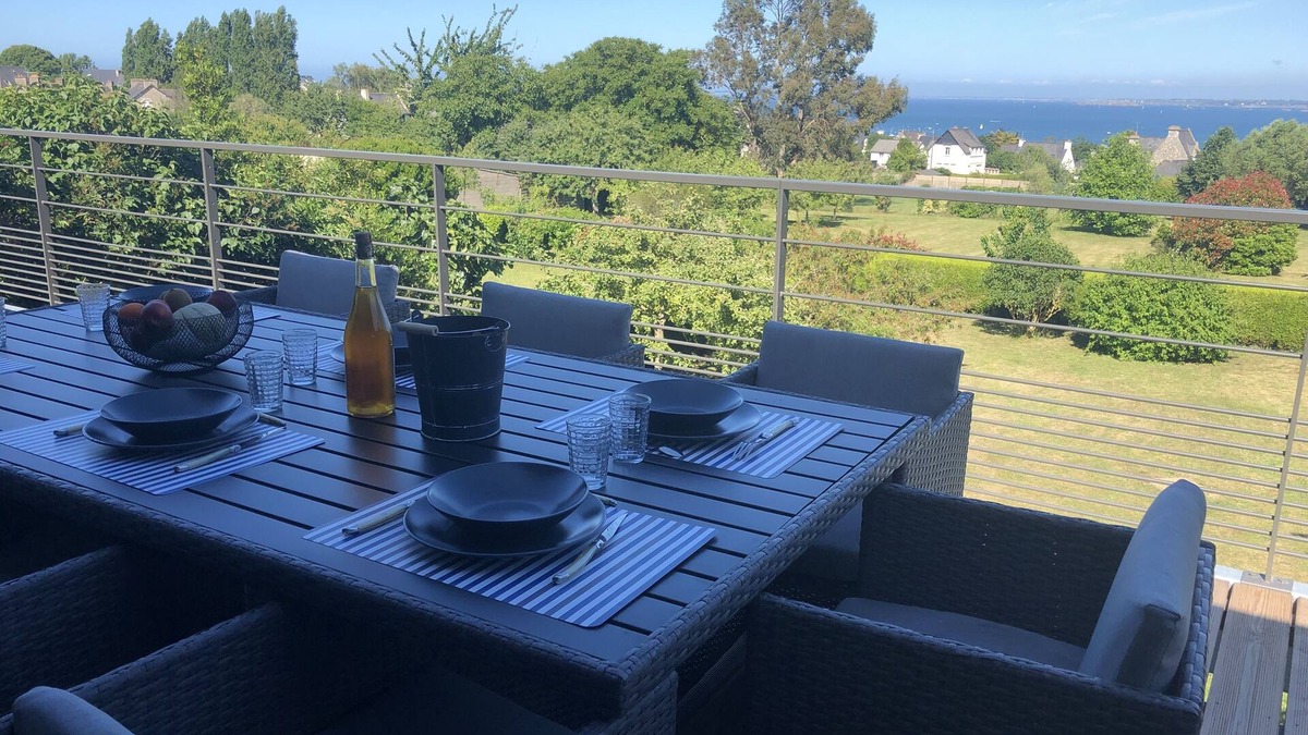 Sea view property ideal for vacations