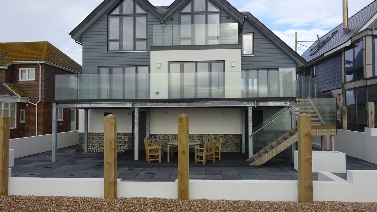 "Seacrest" Camber - beachside property with uninterupted sea views