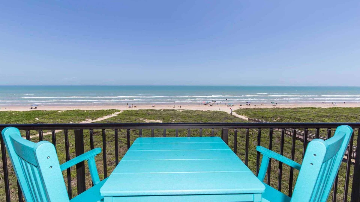 Seagull 502 - Charming Beachfront Condo w/Endless Ocean Views, Pool, Spa, Washer & Dryer