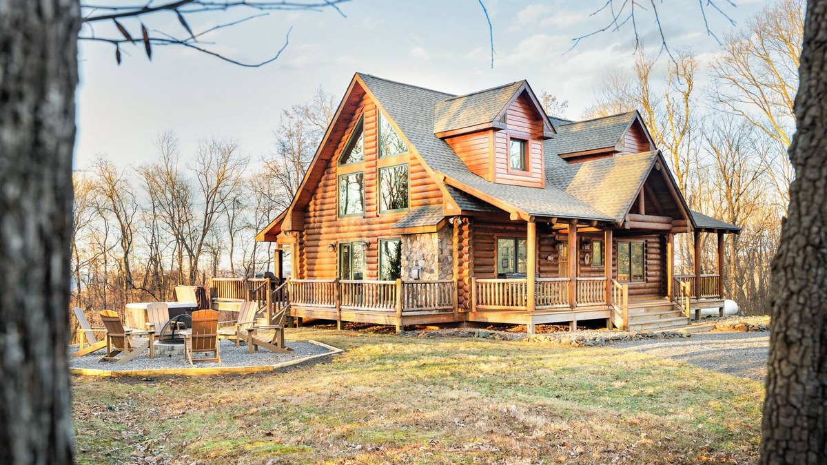 Secluded Mtn Cabin, Hot Tub, Fire Pit, Stargazing, Surrounded by National Park!