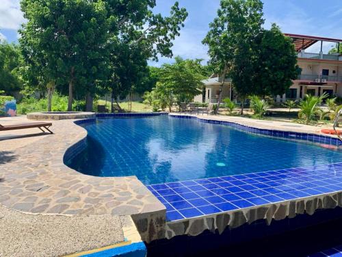 Shas Resort