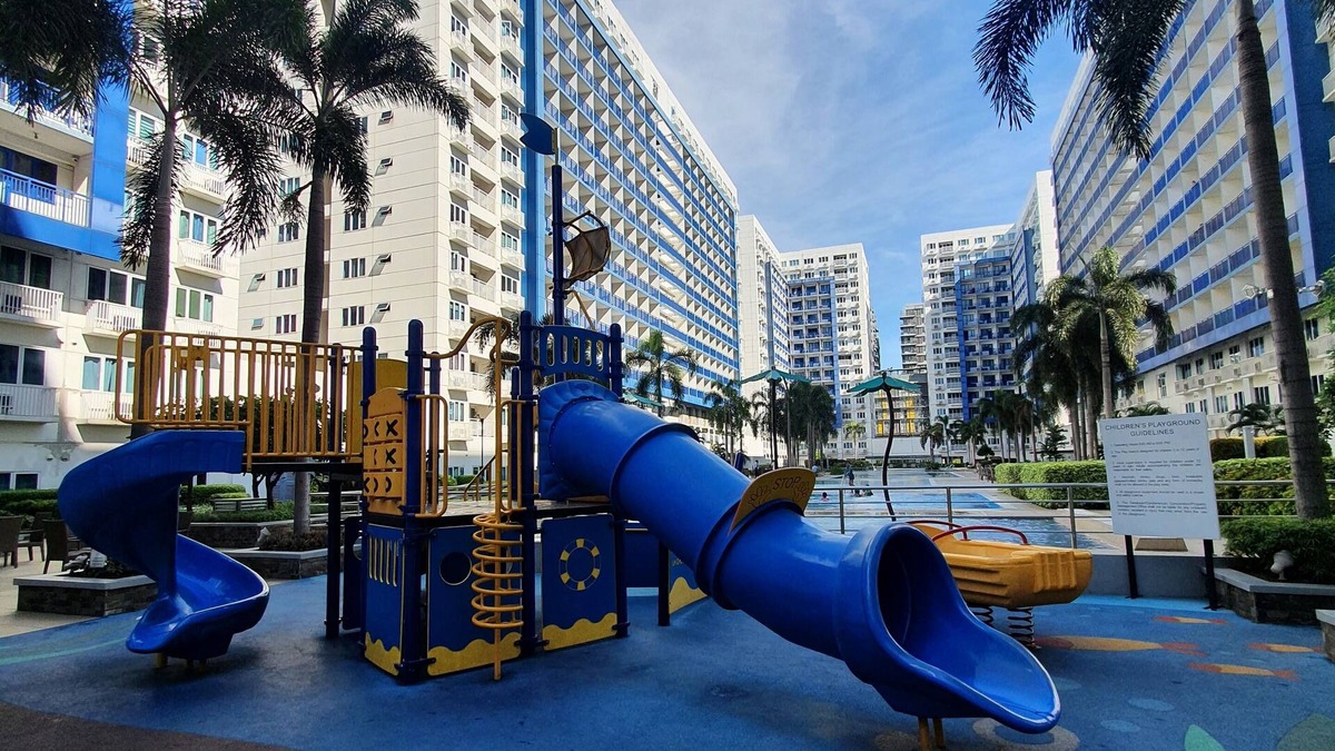 SMX MOA Complex Staycation