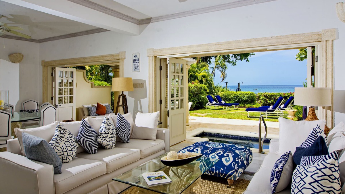 Stunning House with direct beach access 