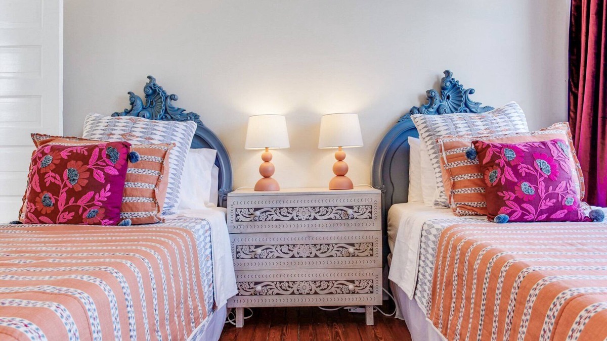 Stunning Renovation by Forsyth Park 4 Bedroom Apt B