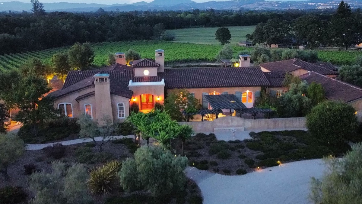 Stunning Villa in the Heart of Sonoma County