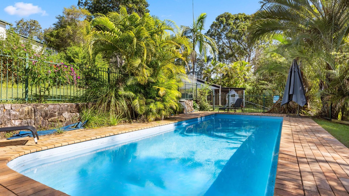 Stylish House Near Bikeway and Lone Pine Koala