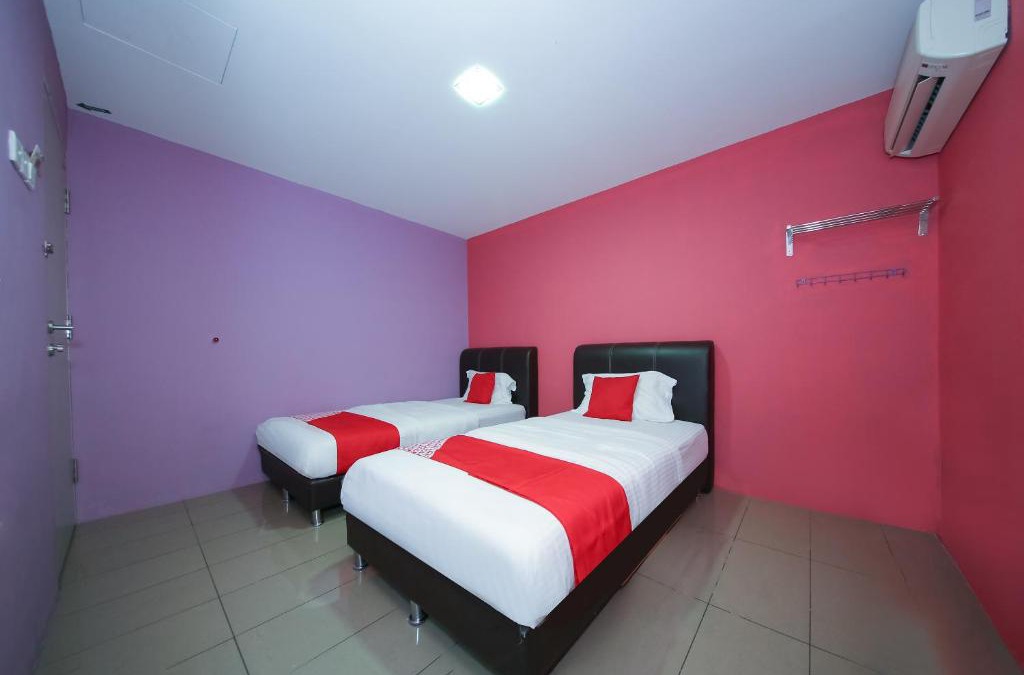 Super OYO 89650 Inn Hotel