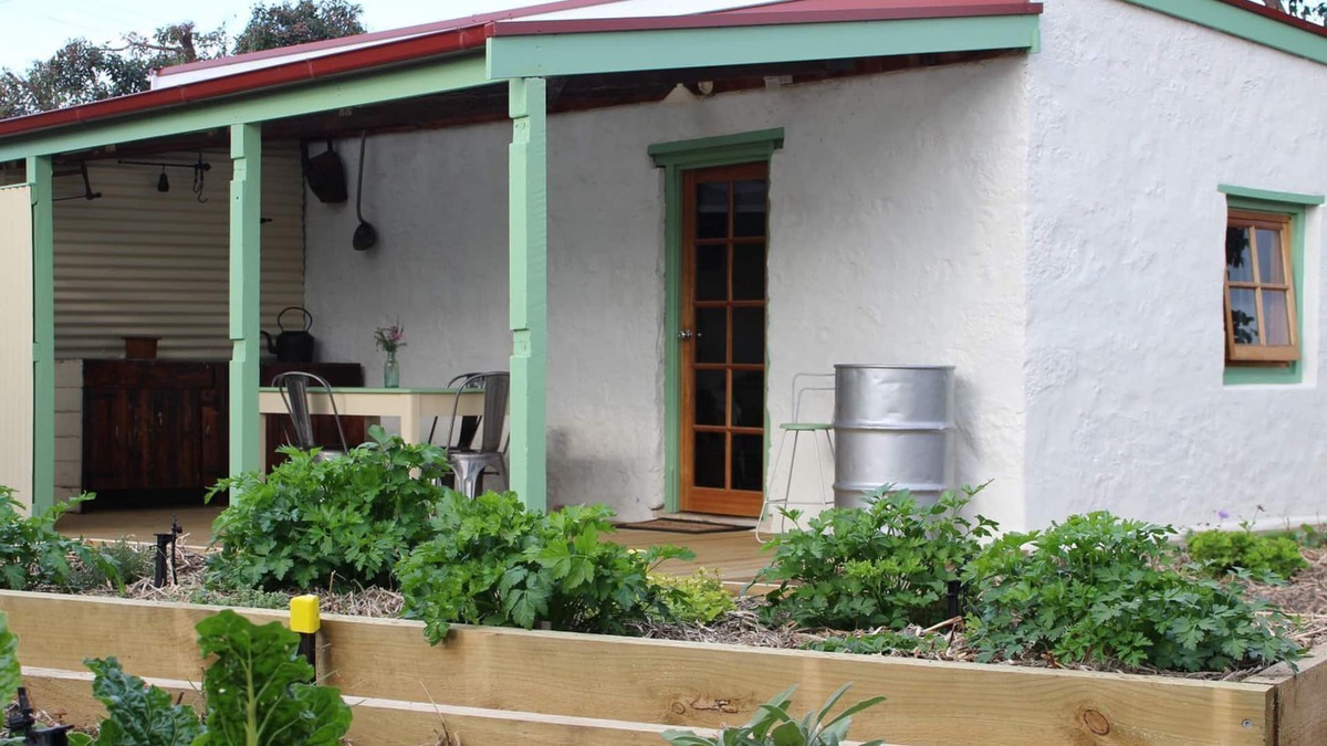 The Forge-Historic Blacksmith's Cottage