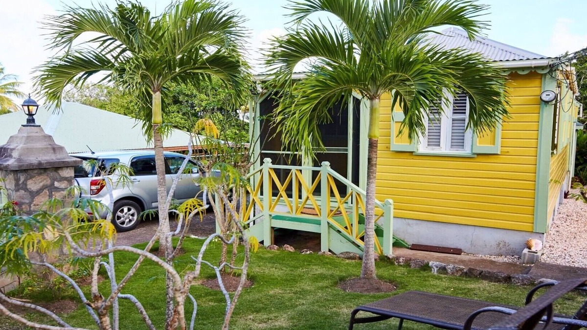 The Yellow Cabin - Nevis