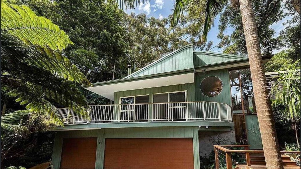 Tropical Beach Escape - 3 min Walk to Surf Beach and Cafes