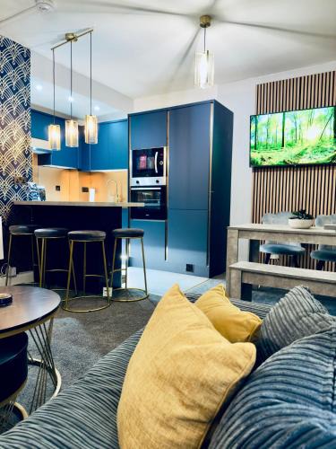 Two Bedroom Apartment-Central Edinburgh-Old Town-licensed