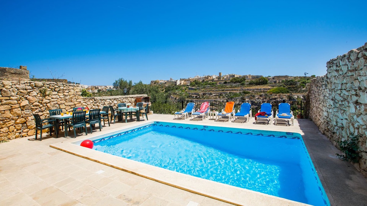 Typical Farmhouse of choice with pool . Bedrooms air-conditioned pay per use.