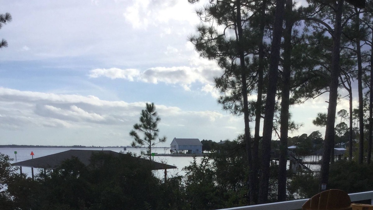 Osprey Guest Cottage in Perdido Beach: no crowds, traffic and condominiums!