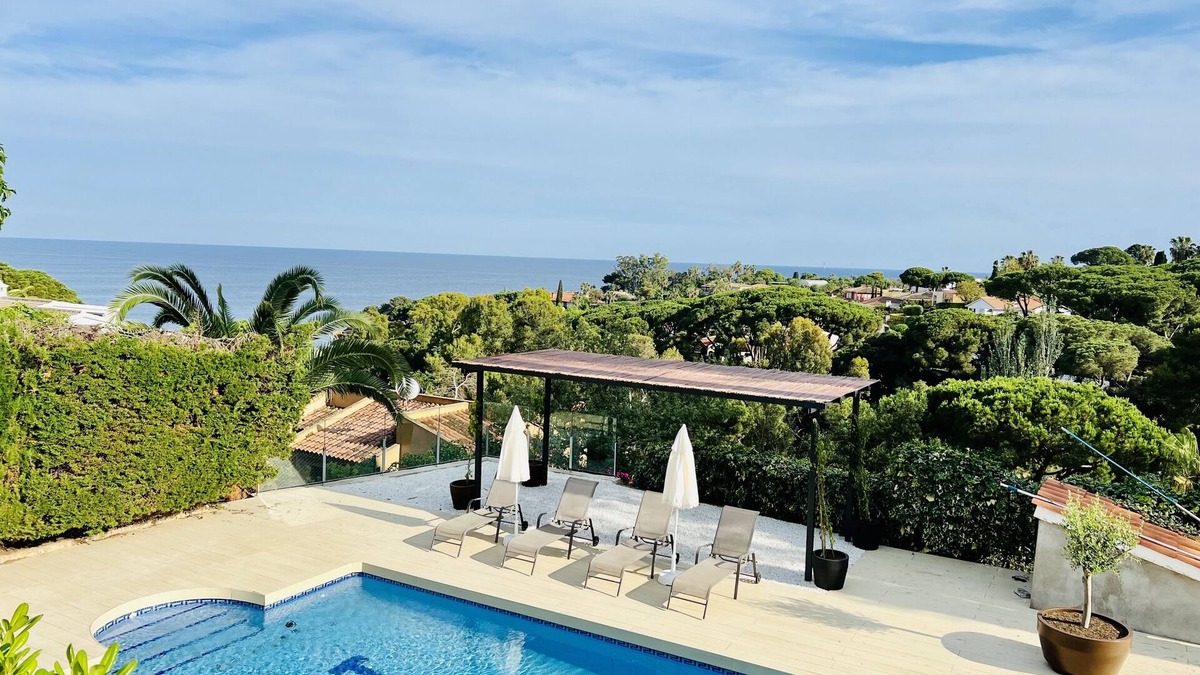 *Villa Karl* Sea views Cala Sant Francesc