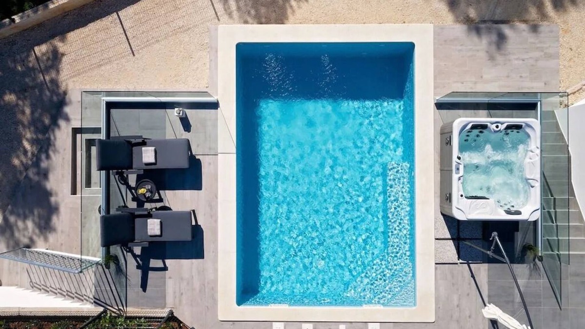 Villa LULU with heated pool, sauna and hot tub