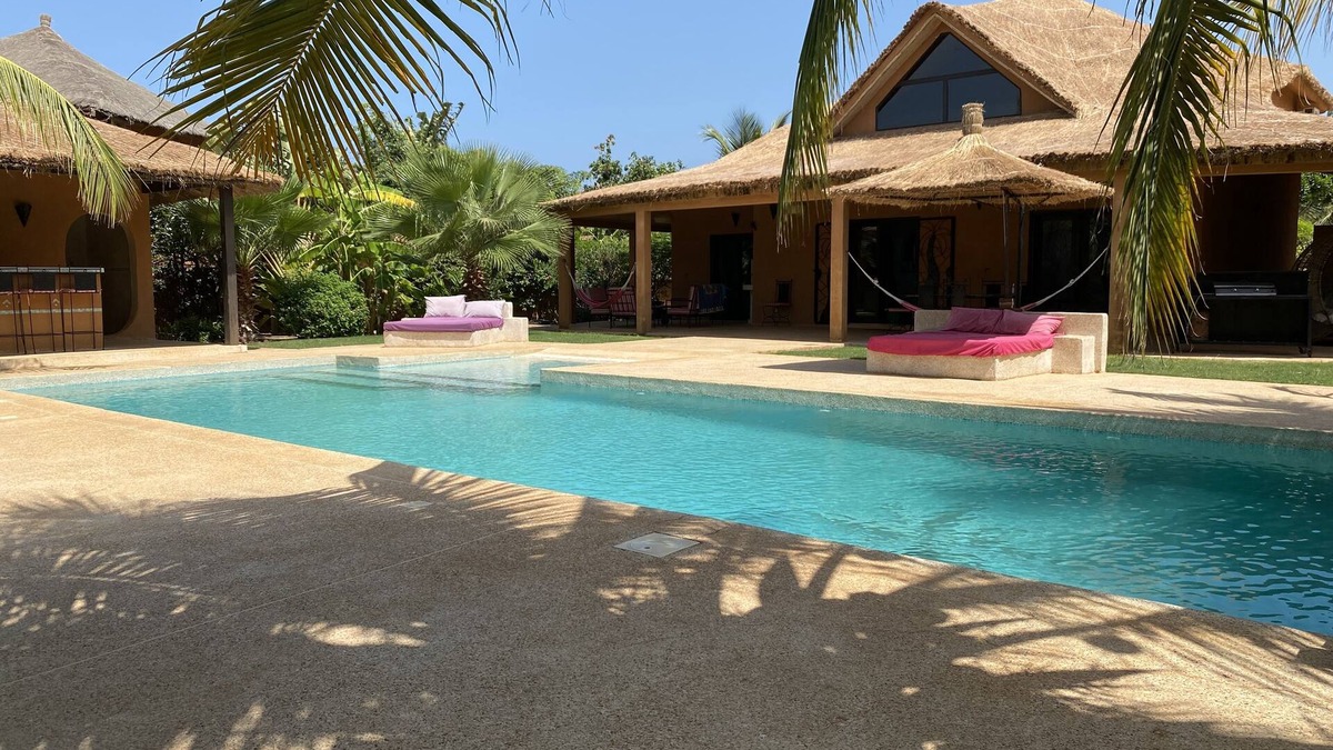 Villa with large private swimming pool with all mod cons NIANING CASA MARENDA via Facebook