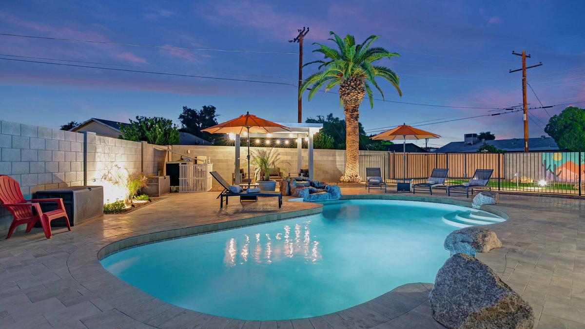 Welcome to Desert Palms - Your Endless Summer Oasis