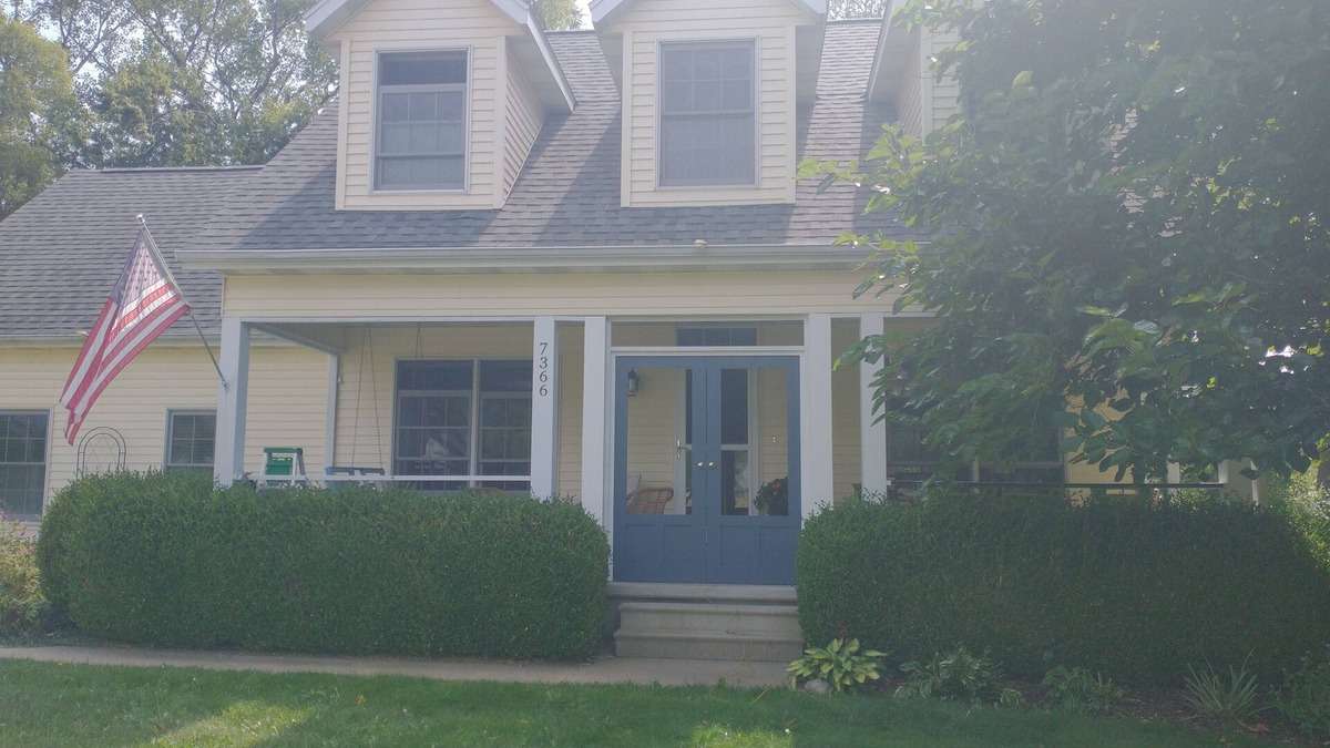 Welcome to Lake Ridge Cottage in beautiful South Haven, MI!
