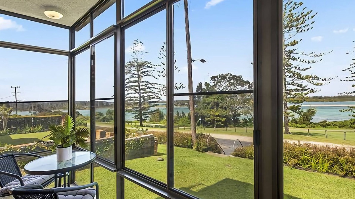 Welcome to Sea Lido Urunga – With spectacular views of the estuary and park