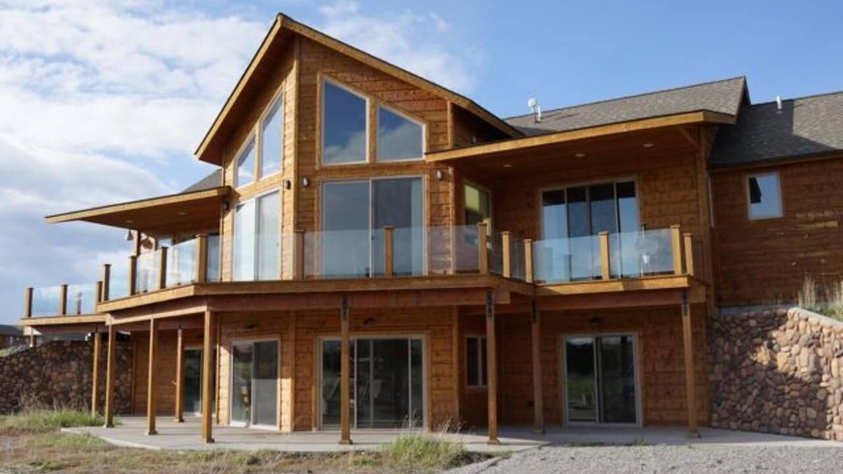 Wild Rose River Level Apartment With Private Acre Pond