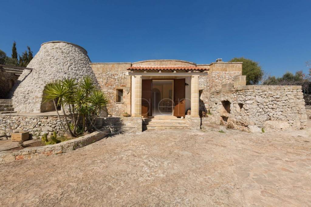 Farmhouse | Patu