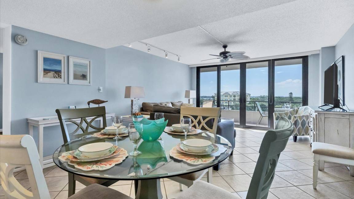 Anchorage Resort Beach Boat Dock | Siesta Key