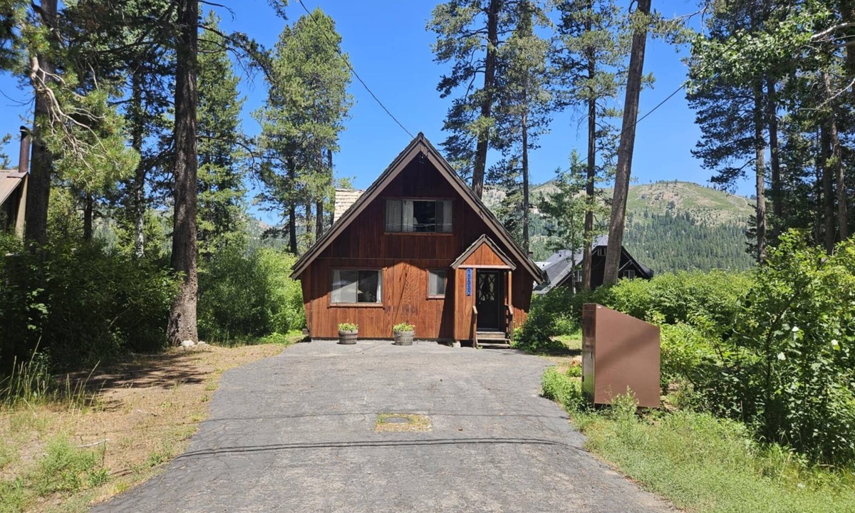West Of Donner Dlr | Donner Lake Woods