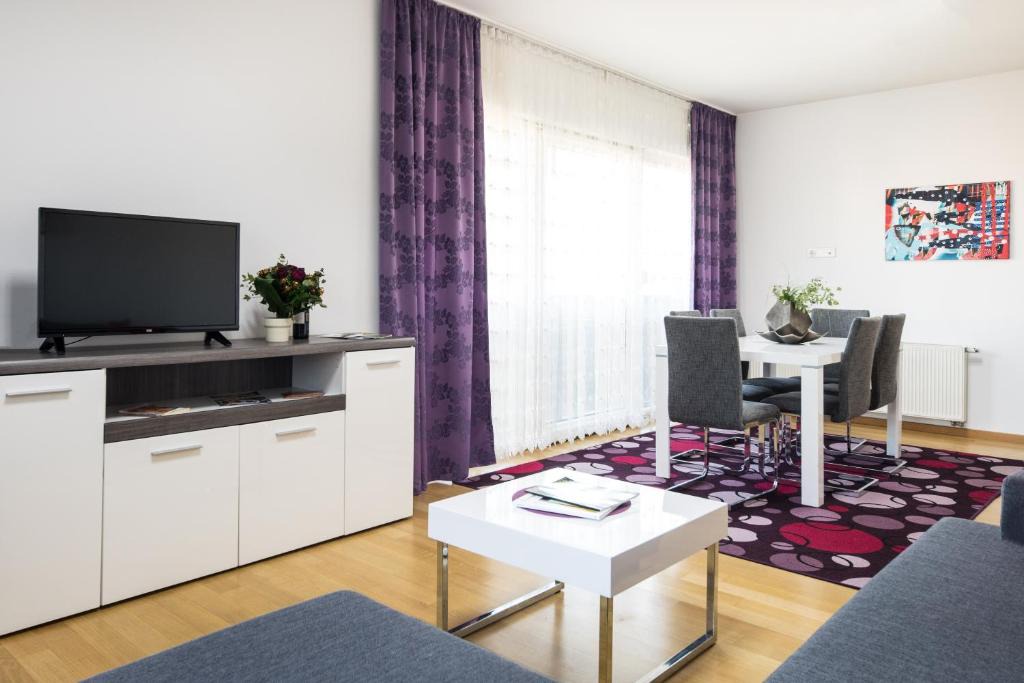 The Business | Zagreb