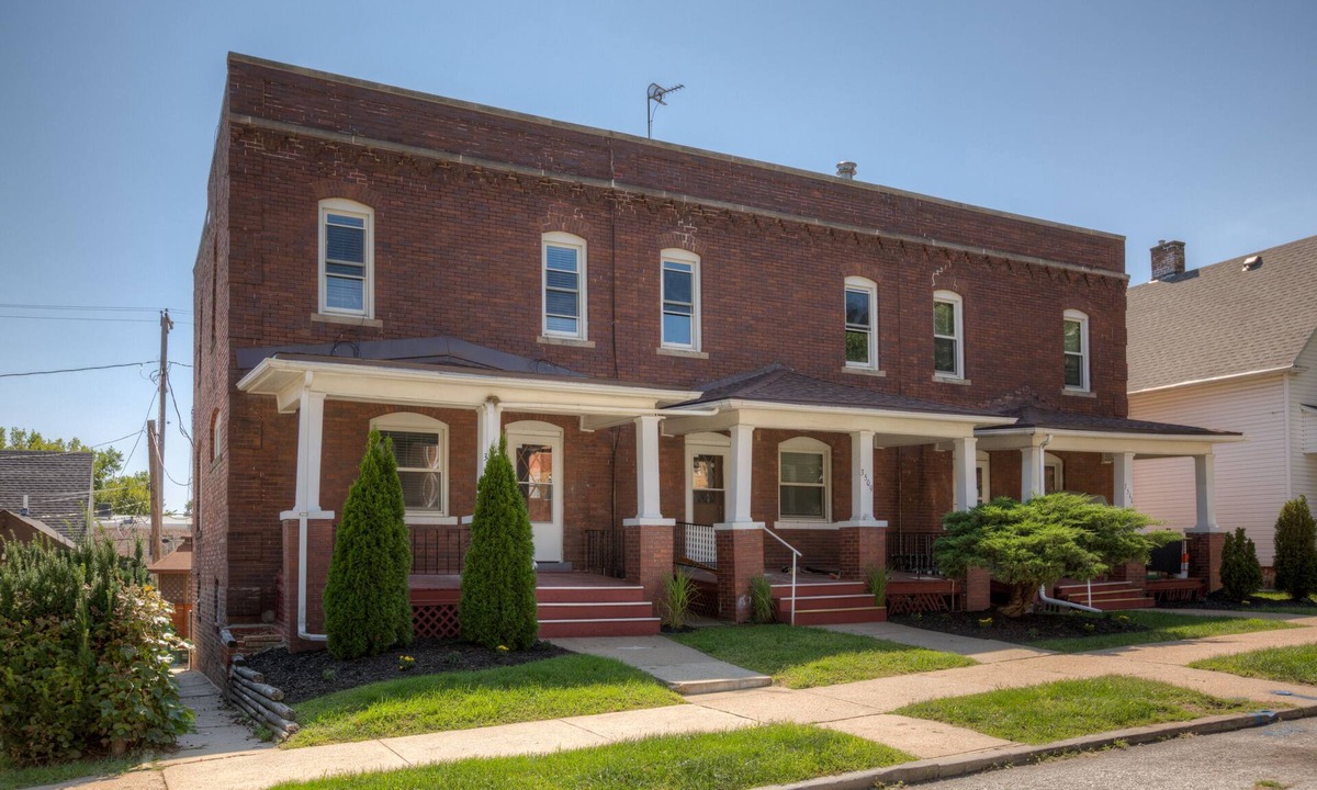 Townhome Entertainment Districts | Downtown Omaha