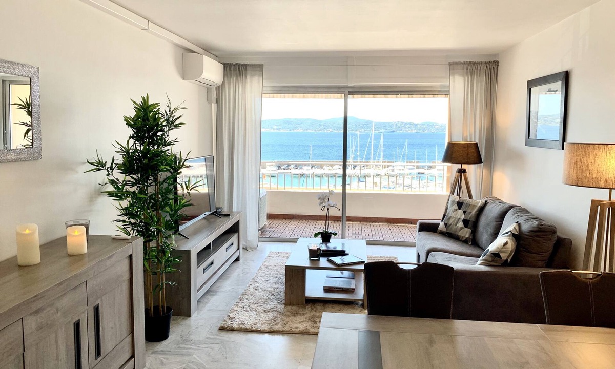 Mimosas | Sainte-Maxime City Centre