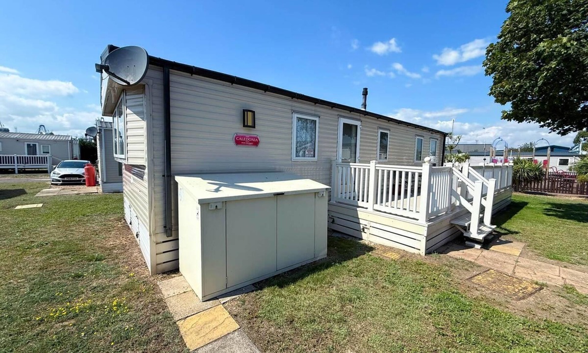 Berth Caravan At Suffolk Sands Holiday Park Ref | Felixstowe