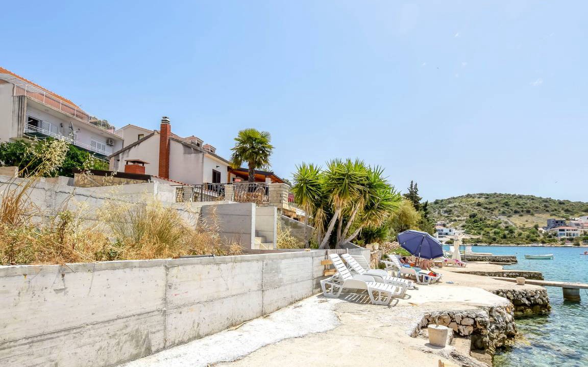 Apartmani Bebe | Rogoznica