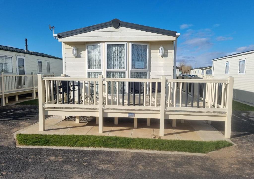 Golden Palm Chapel St Leonards | Chapel Saint Leonards