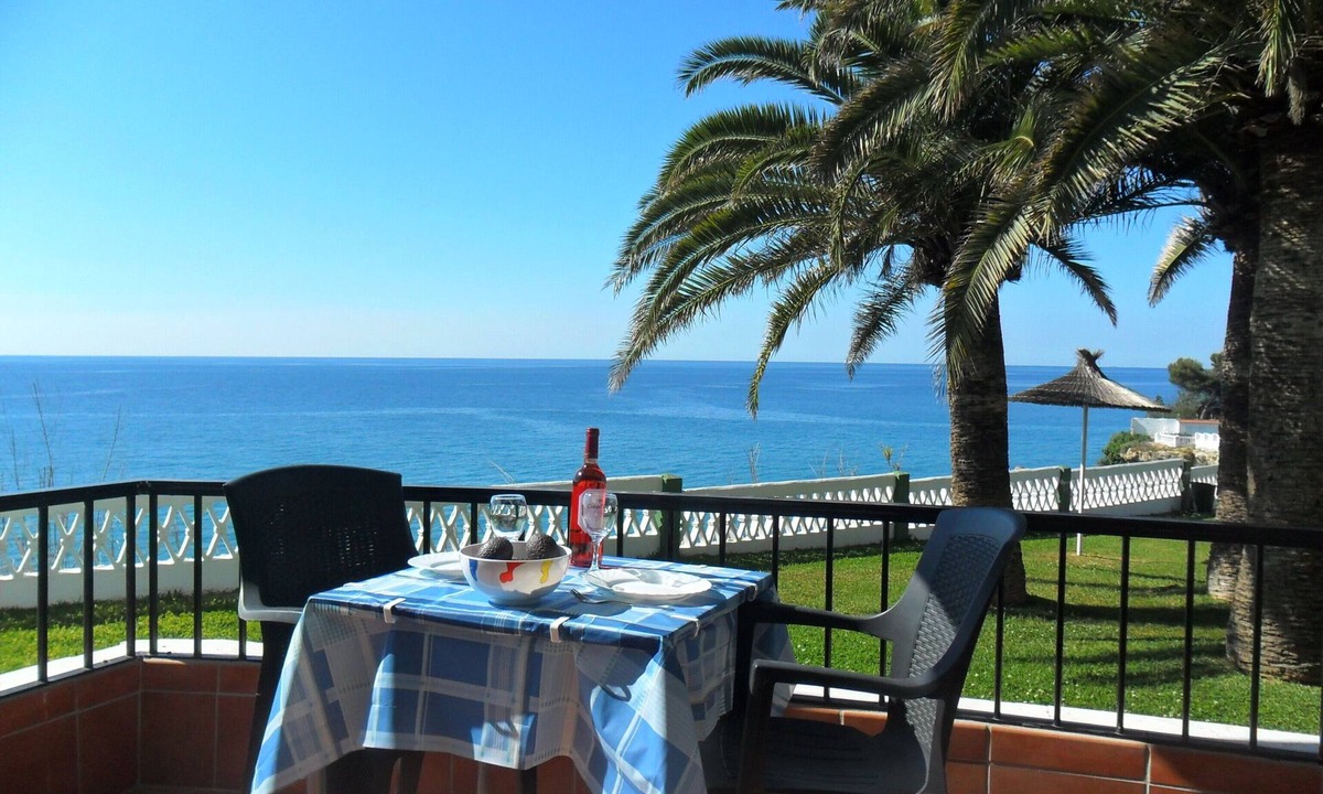 Acapulco Playa | Nerja City Centre