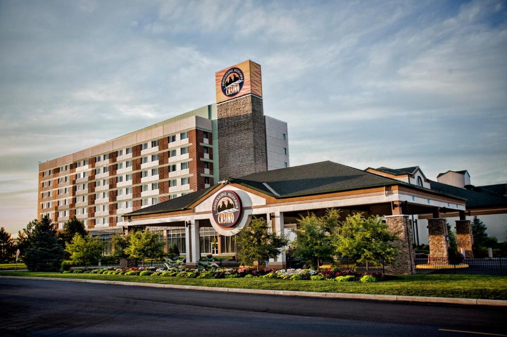 Akwesasne Mohawk Casino Resort | Hogansburg