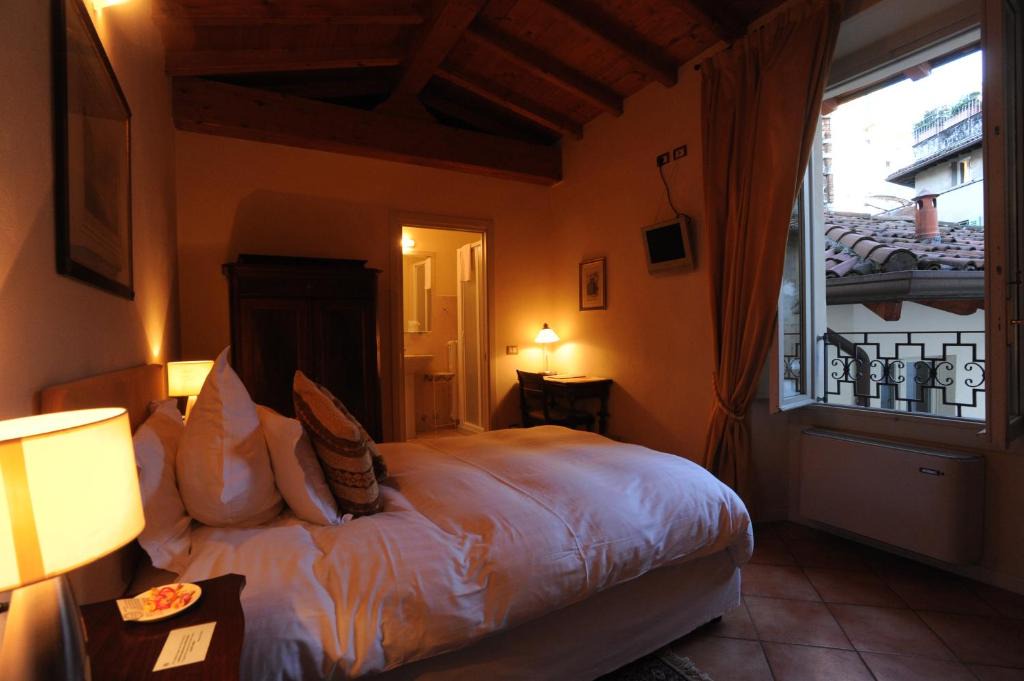 Albergo Orologio | Brescia Antica
