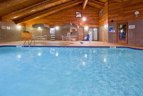 Americinn | Coon Rapids