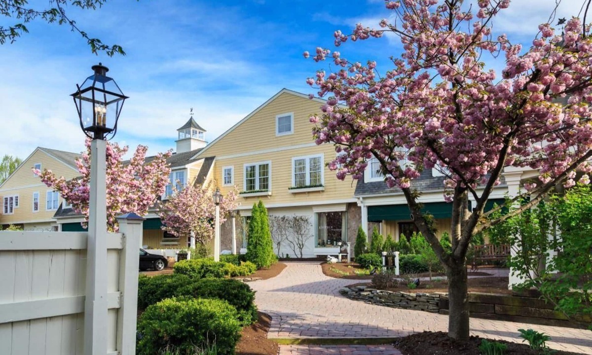 The Inn At Leola Village | Leacock-Leola-Bareville