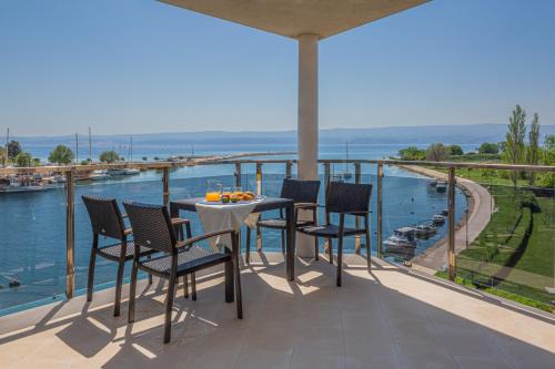 Stanici | Omis