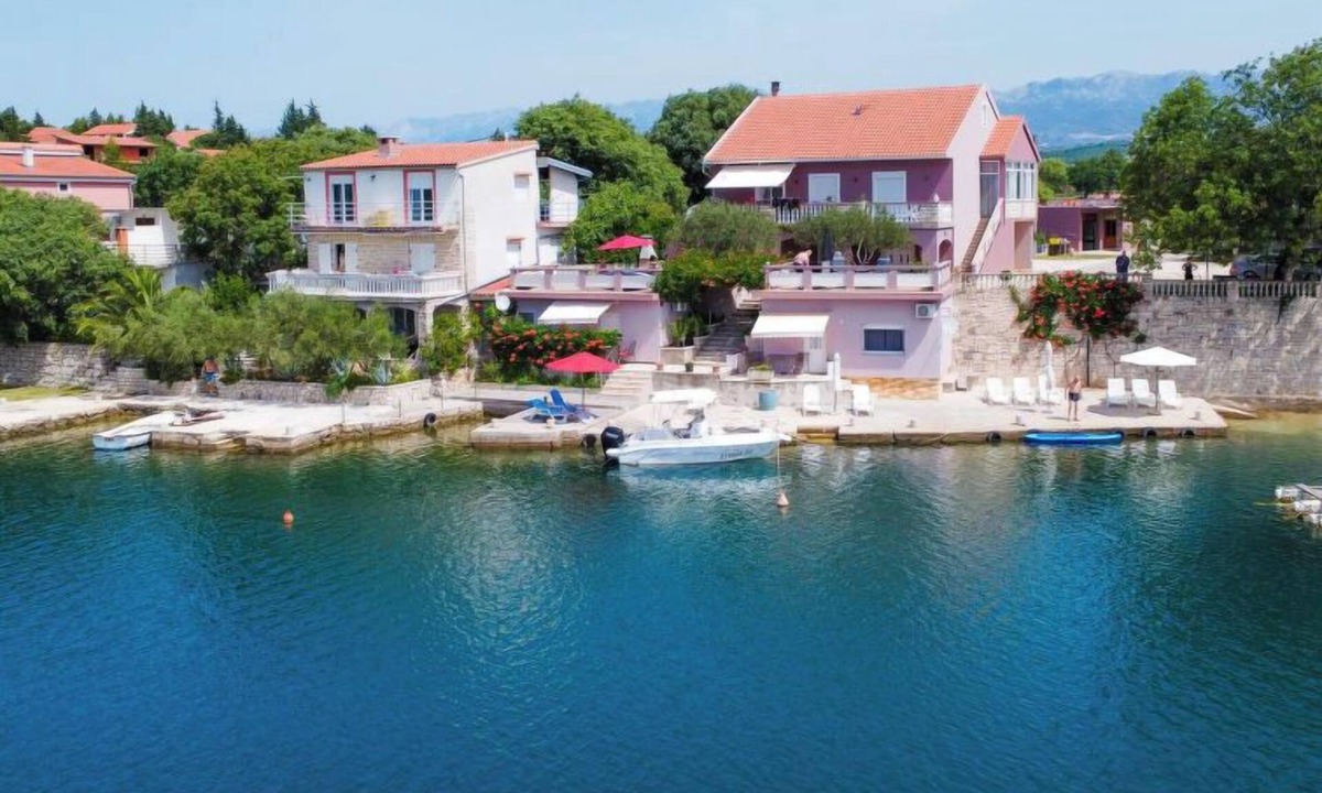 Ana Novigrad Zadar Persons | Obrovac