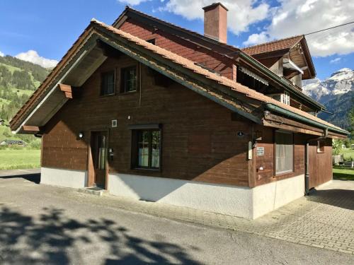 Lischenhaus Wohnung Flösch | Lenk