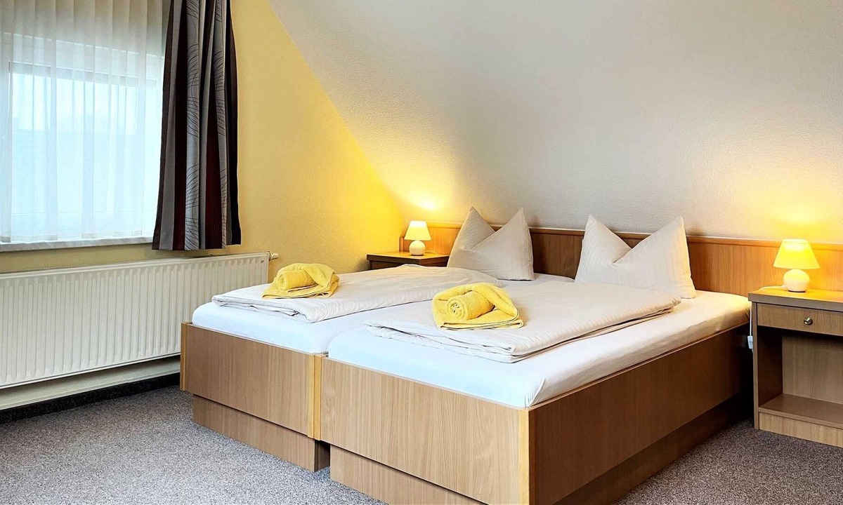 Max Persons Pension Zur Friedenseiche Guesthouse | Lohsa