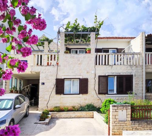 Apartments Klara | Supetar